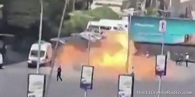 A Damas, les images des explosions près de l’hôtel d’Emmanuel Macron