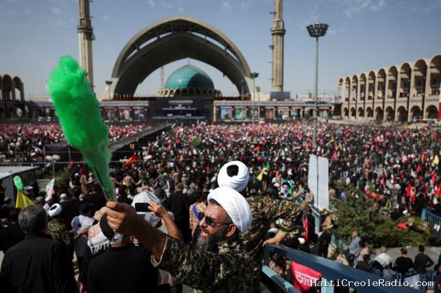 À Téhéran, les funérailles d’Ali Khamenei marquent “la fin d’une époque”