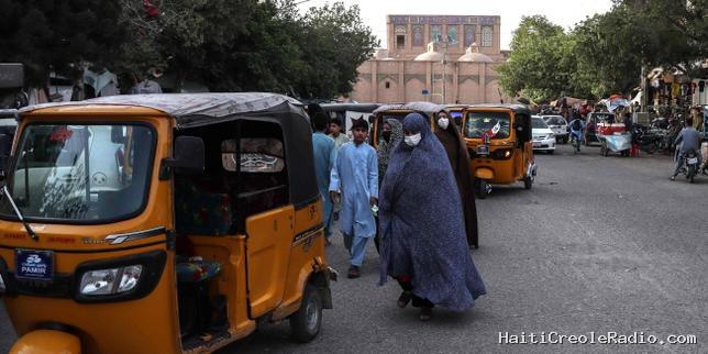 Afghanistan : les talibans dispersent un rassemblement de femmes en tirant sur la foule