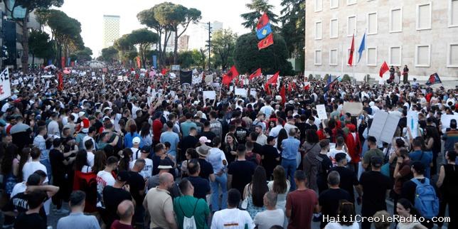 Albanie : manifestations contre un projet de complexe touristique attribué au gendre de Donald Trump