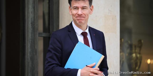 Aromathérapie, acupuncture et autres médecines alternatives à l’université : le gouvernement lance une mission de régulation des formations