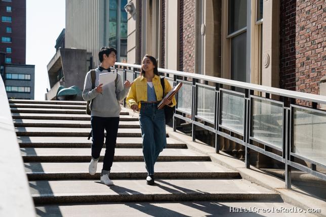Au Canada, deux poids deux mesures pour les étudiants étrangers