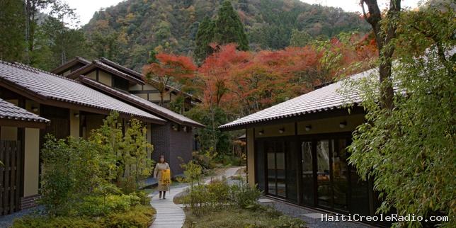 Au Japon, les « ryokan » de luxe se transforment pour séduire la clientèle étrangère