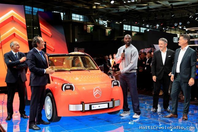 Au Mondial de l’auto, à Paris, la bataille des constructeurs chinois et européens