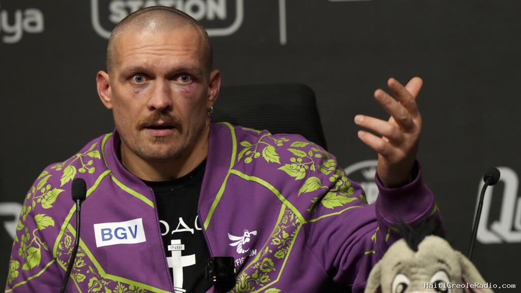 Boxe: l'Ukrainien Oleksandr Usyk annonce renoncer à ses trois ceintures mondiales des poids lourds