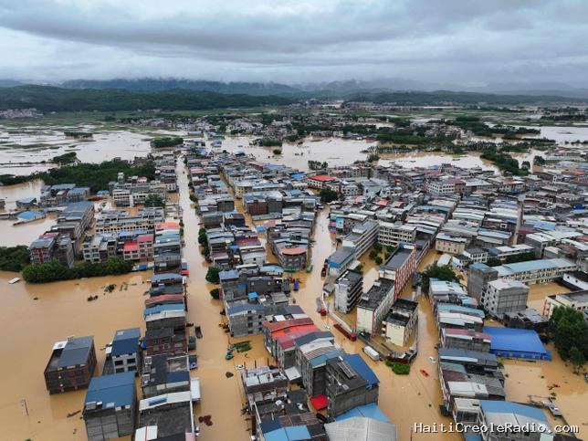 Chine : les images des inondations meurtrières provoquées par le typhon Maysak