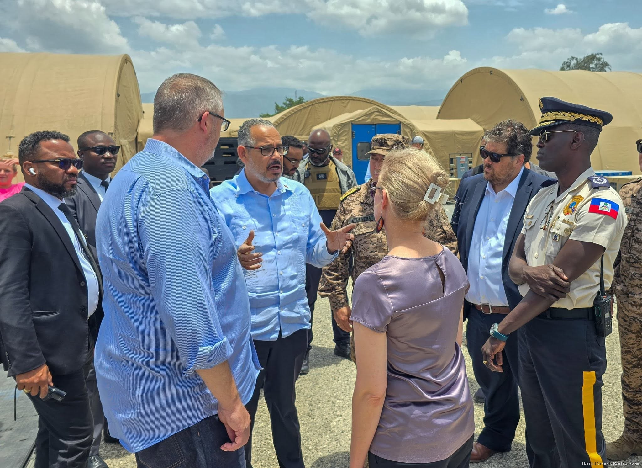 Communiqué de la Primature : Alix Didier Fils-Aimé en « visite stratégique » à la base de la FRG, ex-MSS, pour une énième opération de communication