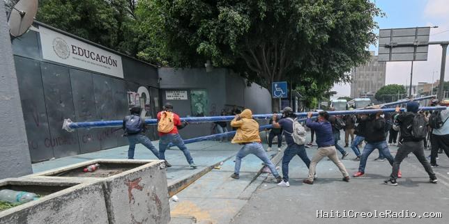 Coupe du monde 2026 : la présidente mexicaine, Claudia Sheinbaum, qualifie de « provocation » les manifestations des enseignants