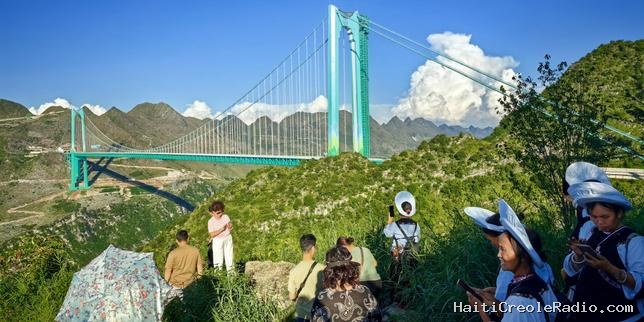 Dans le Guihzou, la frénésie de construction de ponts et d’autoroutes, au cœur du modèle de développement chinois, se heurte au mur de la dette