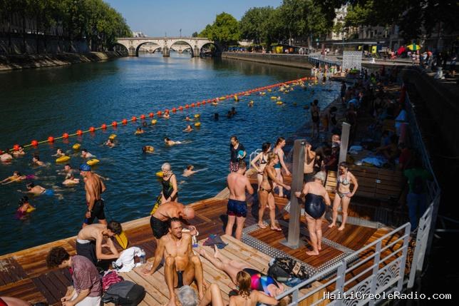 Dans un Paris caniculaire, l’impitoyable interdiction des baignades sauvages dans la Seine