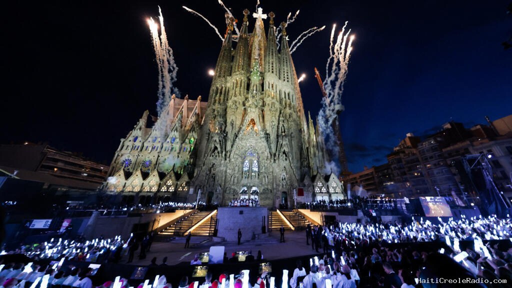 Début du Mondial, le pape à la Sagrada Familia, xénophobie en Afrique du Sud : la semaine en images