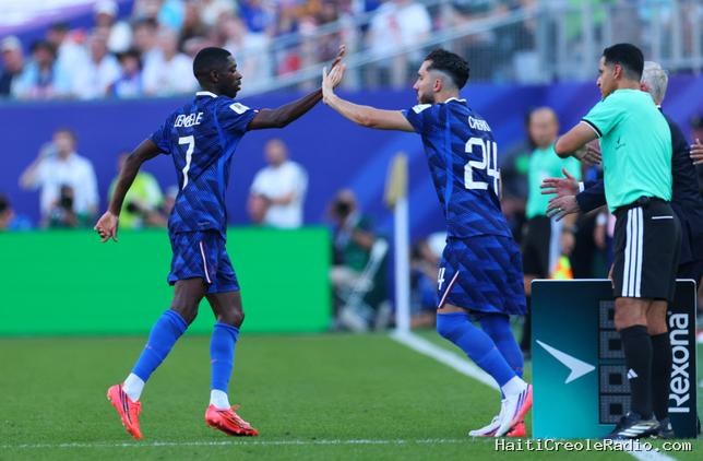 Dembélé et Cherki, des joueurs ambidextres, “comme des flacons sans étiquette”
