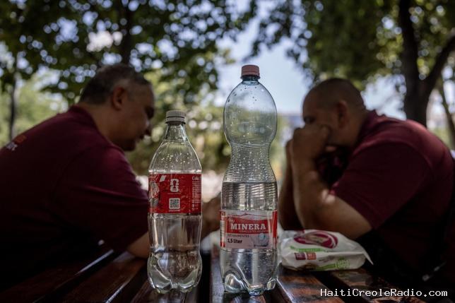 Derrière le succès de la consigne en Hongrie, une véritable “mafia des bouteilles”