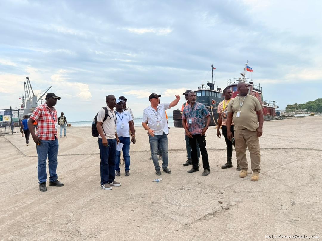 Des préparatifs en cours avant le lancement des travaux de dragage au port du Cap-Haïtien