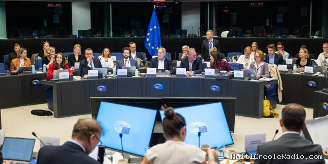 Droits de douane : les Européens valident l’accord avec Washington et posent des garde-fous