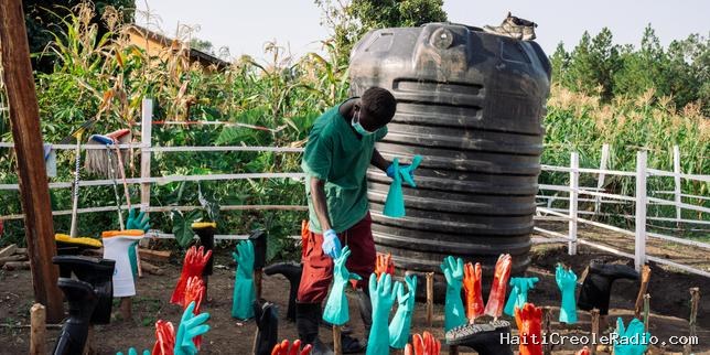 Ebola : en RDC, « la maladie progresse plus rapidement que la réponse », s’inquiète MSF, déplorant de « dangereuses lacunes »