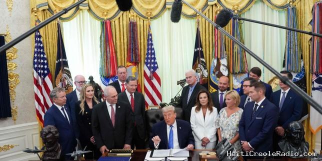 EN DIRECT, guerre au Moyen-Orient : Donald Trump affirme que les Etats-Unis vont « frapper de nouveau durement » l’Iran, après la destruction d’un hélicoptère américain