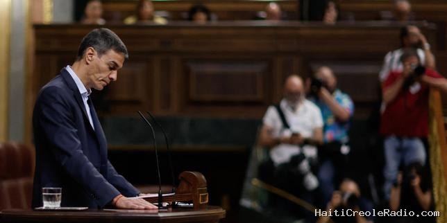 En Espagne, Pedro Sanchez plus affaibli que jamais, mais hors de portée d’une opposition impuissante