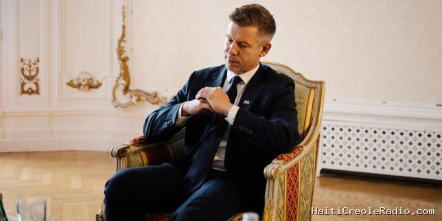 En Hongrie, le nouveau premier ministre Péter Magyar copie le discours anti-immigration de Viktor Orban