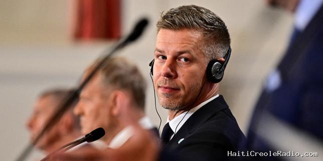 En Hongrie, Péter Magyar lance une procédure contestée pour destituer le président