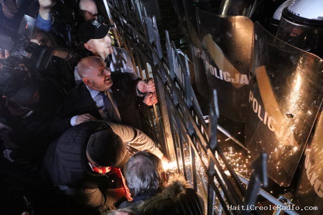 En Pologne, chaos autour du Tribunal constitutionnel, une institution jugée “enterrée”