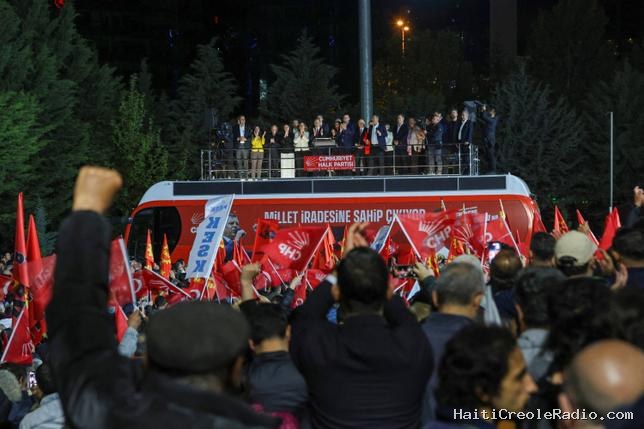 En Turquie, la justice décapite la direction du principal parti d’opposition