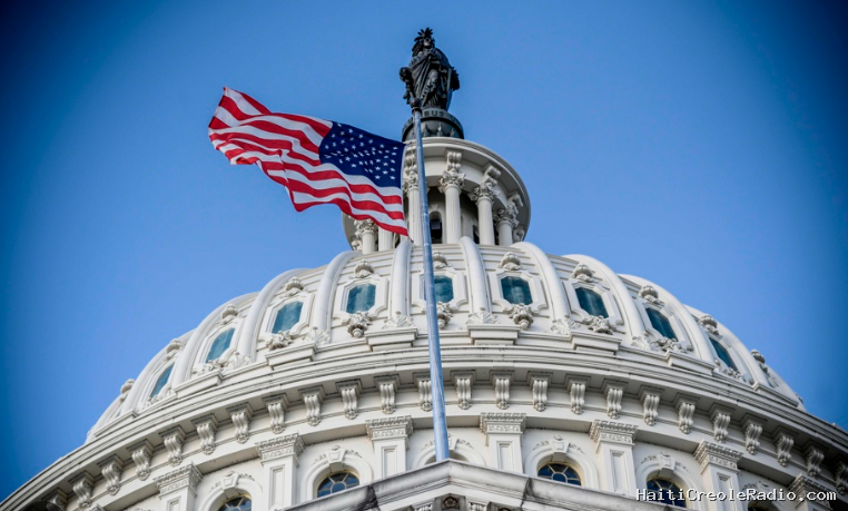 États-Unis : le Congrès adopte une résolution symbolique contre l’engagement militaire en Iran
