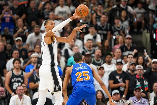 Finales de la NBA : Victor Wembanyama loupe la balle de match et donne la victoire aux Knicks