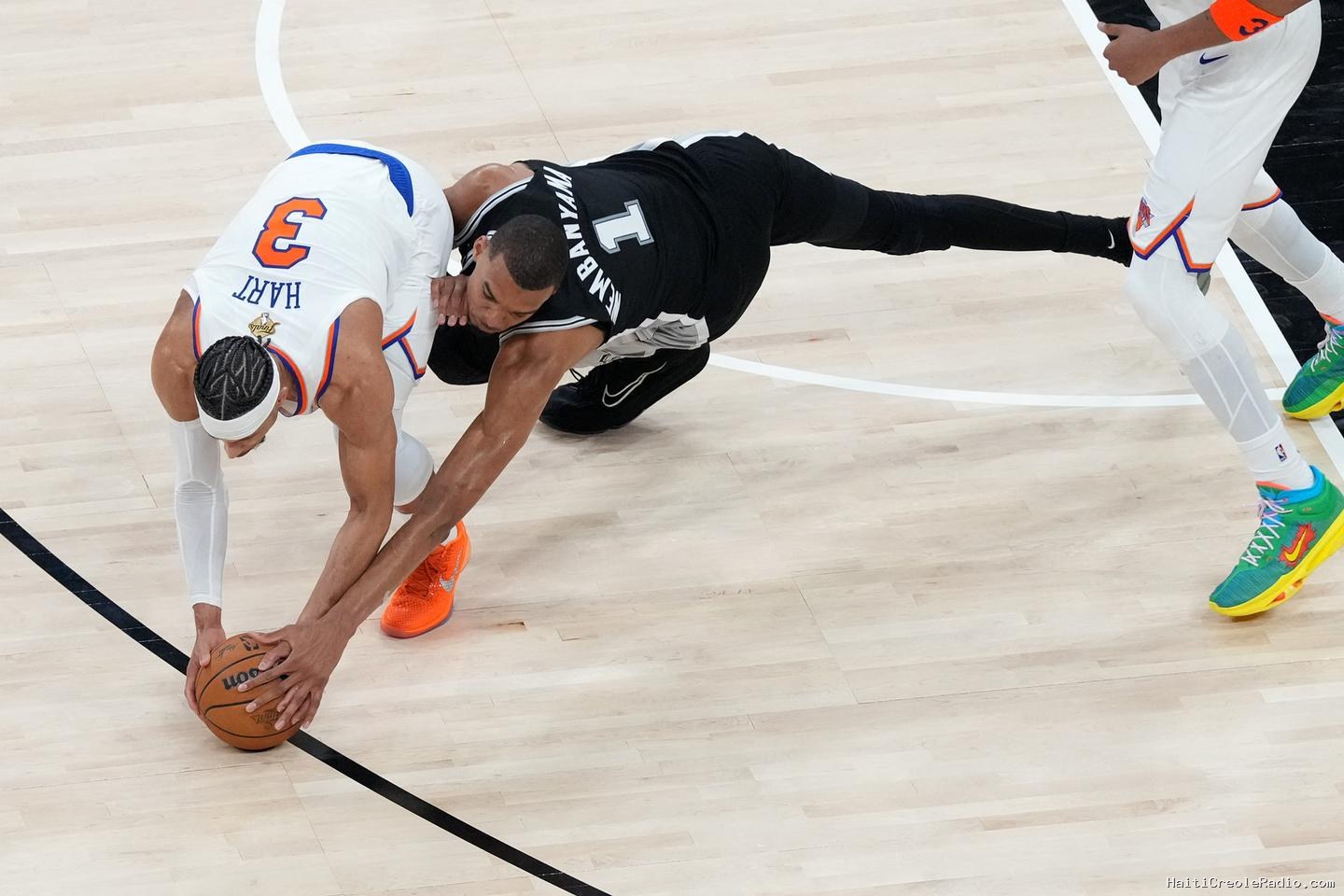 Finales de la NBA : Victor Wembanyama trébuche dans le premier match entre les Spurs et les Knicks