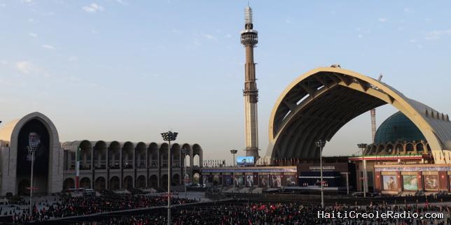 Funérailles d’Ali Khamenei : des milliers de fidèles affluent à Téhéran pour un dernier hommage au Guide suprême
