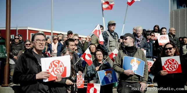 Groenland : manifestation à Nuuk pour protester contre les vélléités de Donald Trump après l’inauguration des nouveaux locaux du consulat américain