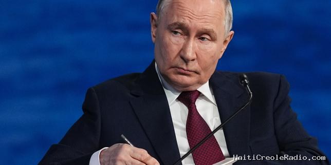 Guerre en Ukraine : Vladimir Poutine refuse l’invitation de Volodymyr Zelensky