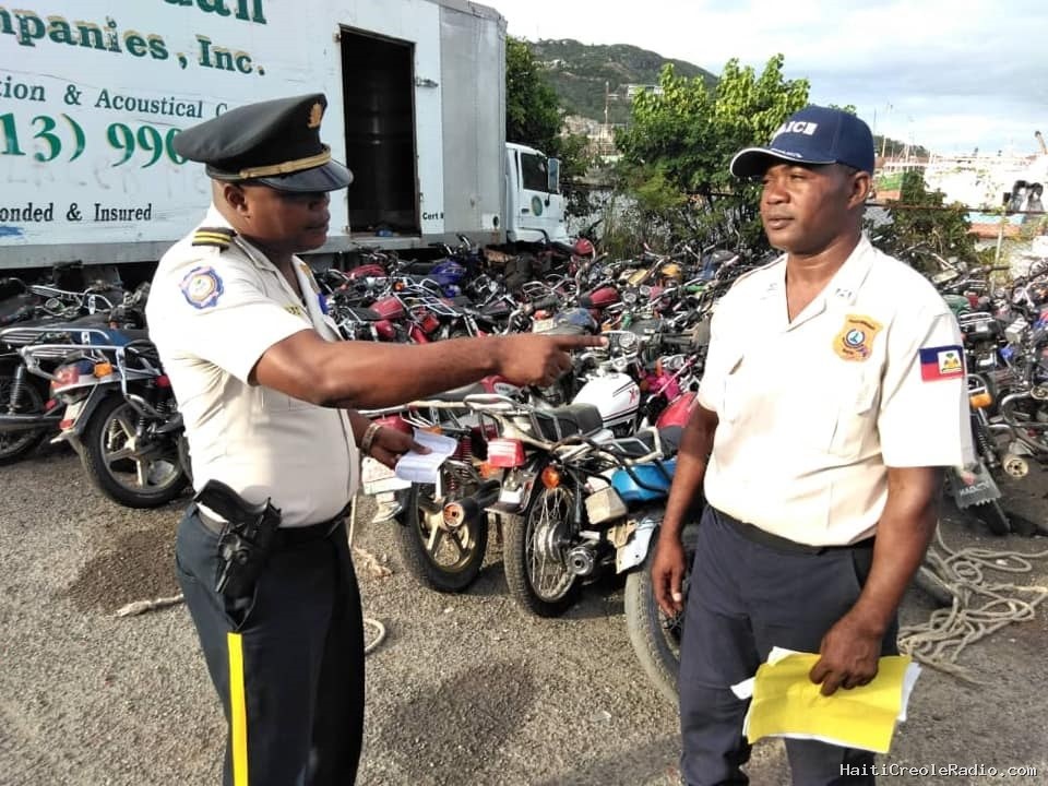 Haïti : L’ancien PM Evans Paul lance un appel urgent à la réglementation de la circulation des motos