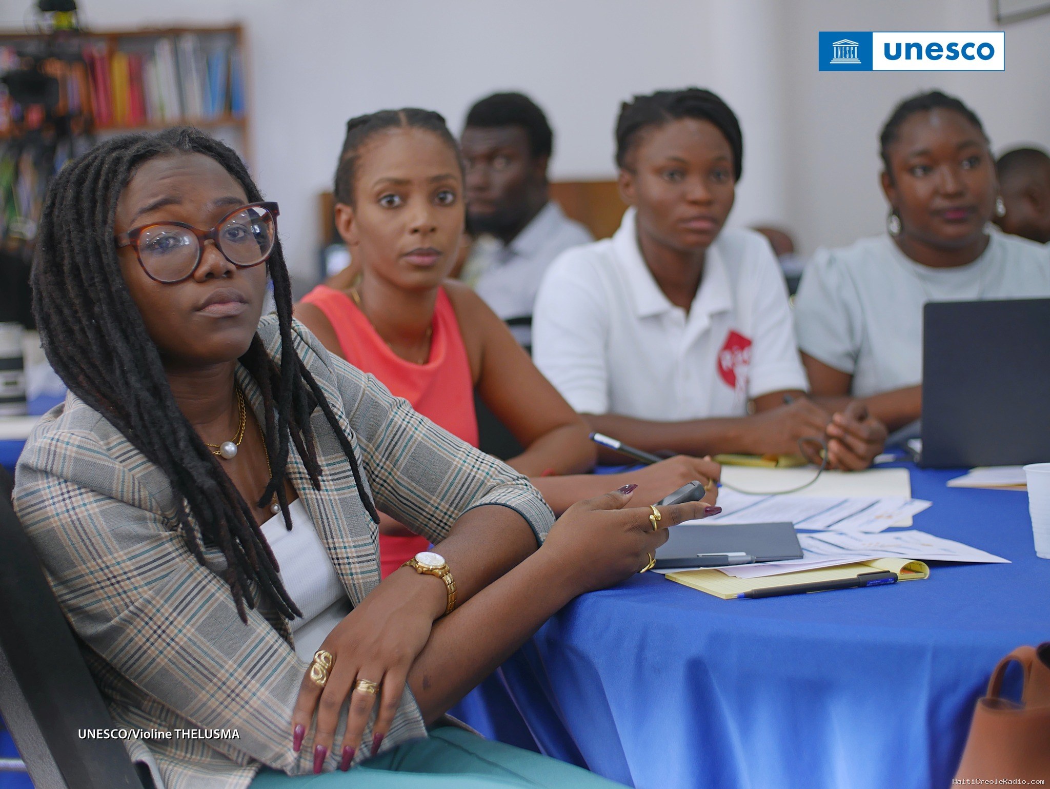 Haïti : l’UNESCO, l’UNFPA et l’OMS mobilisent contre les tabous sur les règles en milieu scolaire