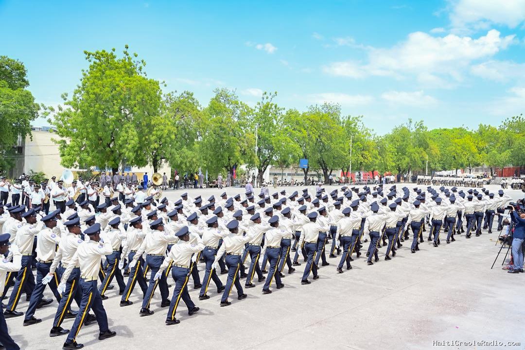 Haïti : près de 1 200 nouveaux policiers rejoignent les rangs de la PNH