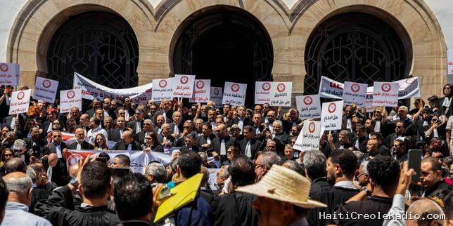 « Il n’y a plus de justice en Tunisie » : les avocats en grève contre la mise sous tutelle de leur profession