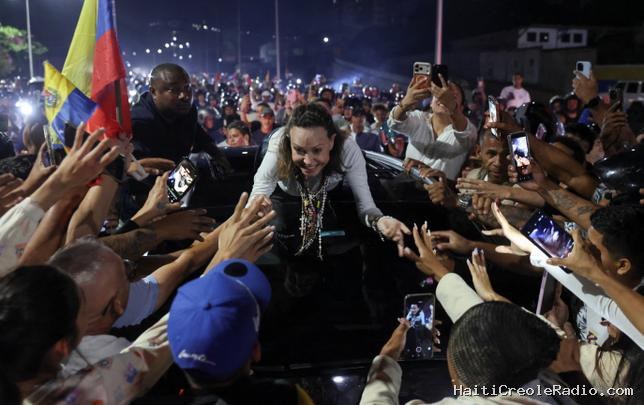 “Je suis là” : l’opposante María Corina Machado est de retour au Venezuela