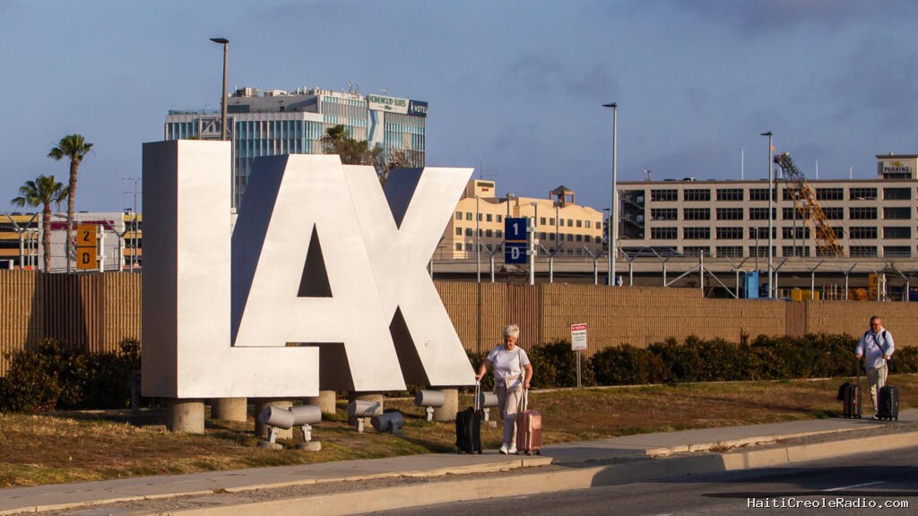 «Je suis perdu»: avant le Mondial, l'aéroport de Los Angeles reste une galère