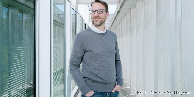 Jocelyn Raude, professeur en psychologie de la santé : « Ce n’est pas le taux de mortalité élevé d’un virus qui crée une panique, mais la méconnaissance qui l’entoure »