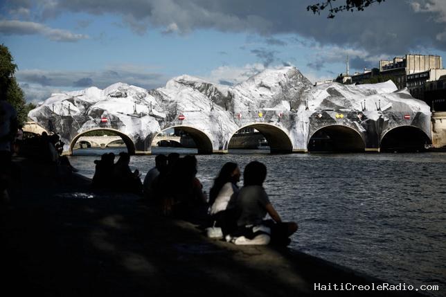 L’œuvre “La Caverne du Pont-Neuf” de l’artiste JR vit des débuts tourmentés