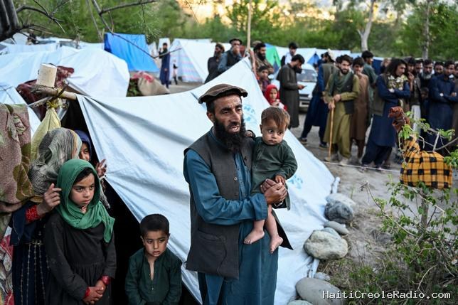 La famine continue de ravager l’Afghanistan : “Papa, donne-nous du pain”
