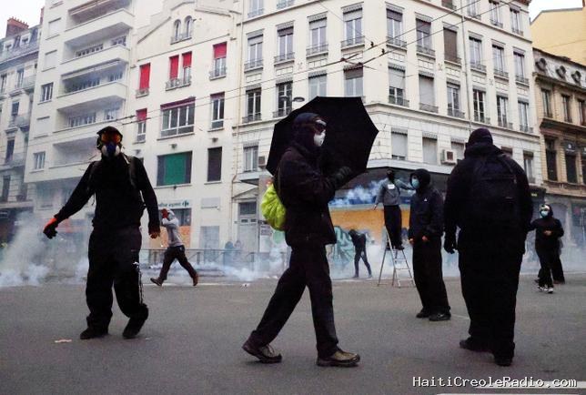 La France se regarde dans le miroir et ne se reconnaît plus