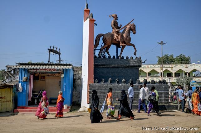 La guerre des statues des suprémacistes hindous