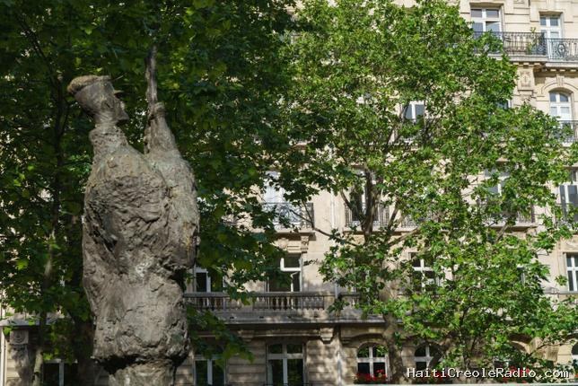 La statue d’Alfred Dreyfus devant la Cour de cassation : “Cela répare une dernière injustice”