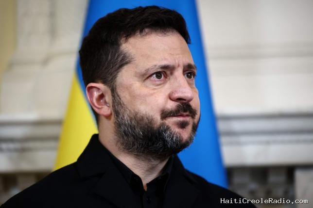 Lâchée par Washington, l’Ukraine annonce reprendre les frappes sur les raffineries russes : “c’est fini”