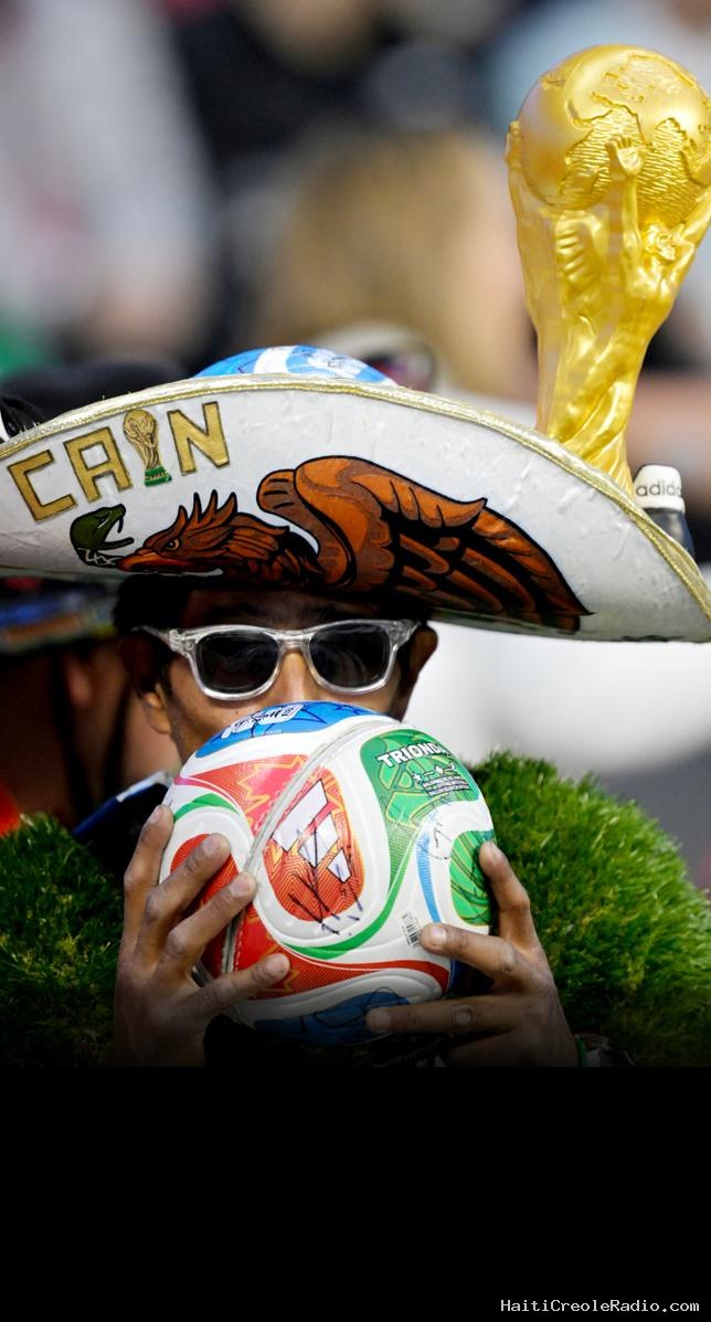 Le ballon de la Coupe du monde est-il trop rond ?