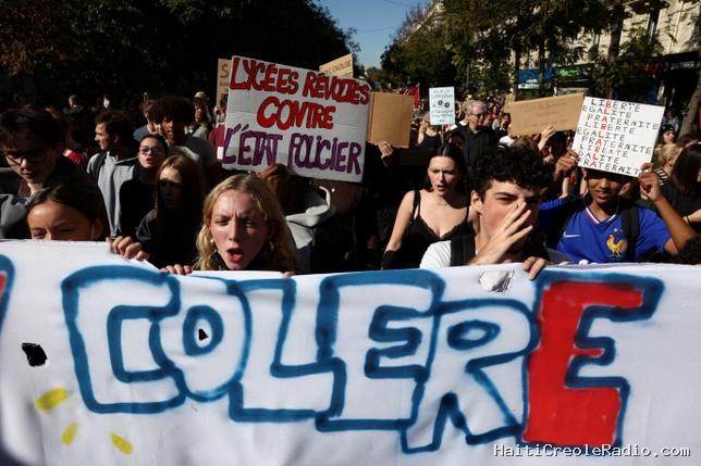 Le mouvement lycéen se propage à travers la France, un “climat de mécontentement s’empare du pays”