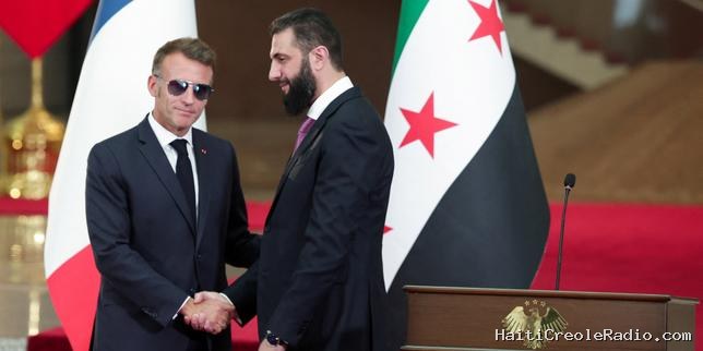 Le président syrien, Ahmed Al-Charaa, appelle la France à jouer un rôle actif pour « arrêter l’escalade » d’Israël