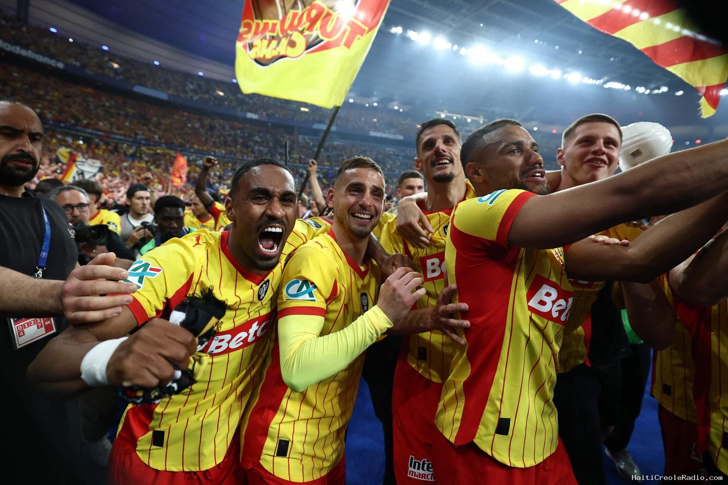 Lens-Nice : le résumé du sacre historique des Sang et Or en finale de la Coupe de France