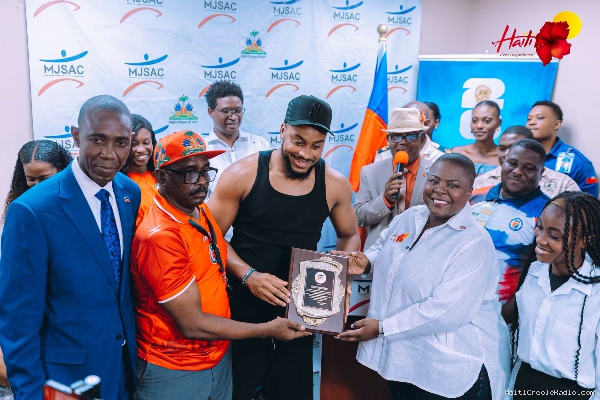 Les Grenadiers Duckens Nazon, Martin Expérience et Josué Duverger honorés à Port-au-Prince